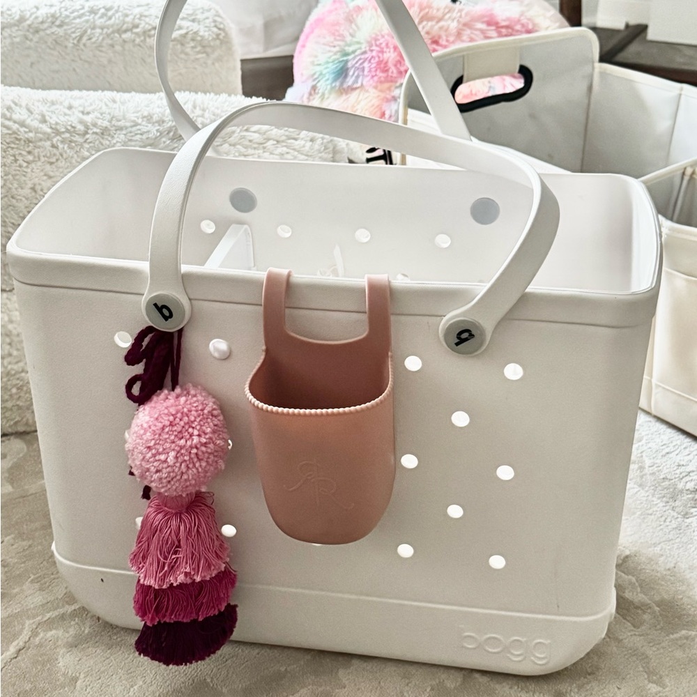 XL Bogg Bag with Pink Accessories